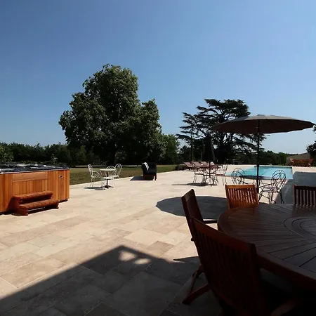 Chateau De Vigouroux